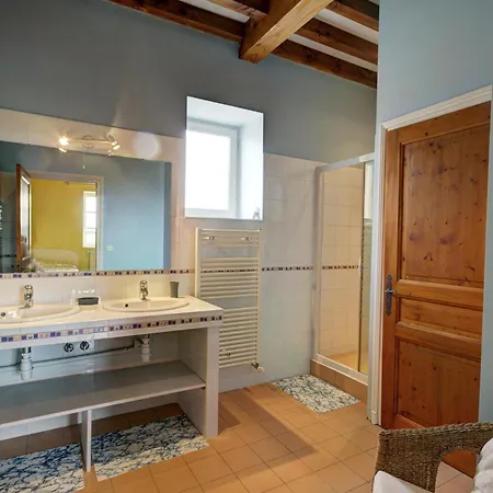 Maison Spacieuse Avec Piscine Chauffée, 4 à - Fr-1-496-48
