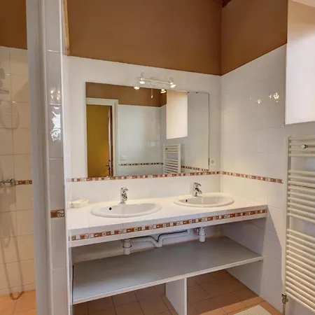 Maison Spacieuse Avec Piscine Chauffee, 4 A - Fr-1-496-48 *