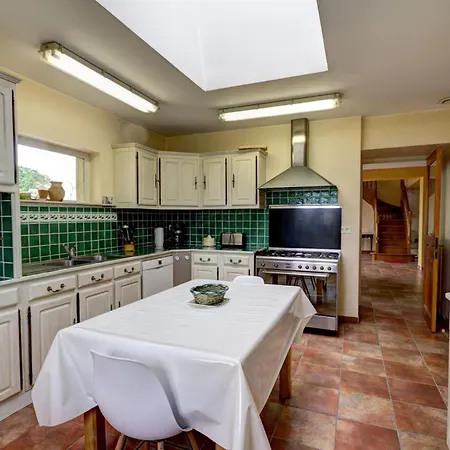 Belle Avec Piscine, 4 Chambres, Jardin Et Terrasse Pres De Montbrison - Fr-1-496-48 *