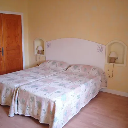 Maison Spacieuse Avec Piscine Chauffée, 4 à - Fr-1-496-48 *